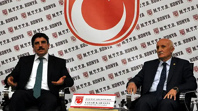 Aktay, 'Buna 'dostmodern' diyoruz. Neden? Çünkü dost bildiklerimizden yediğimiz bir darbe olduğu için'