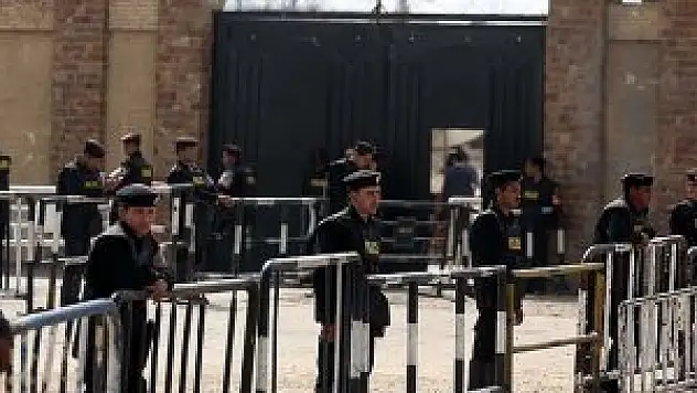 Mursi'nin duruşması başladı