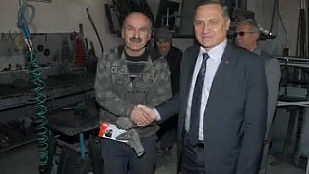 Açıl, esnaf ziyaretlerini sürdürüyor