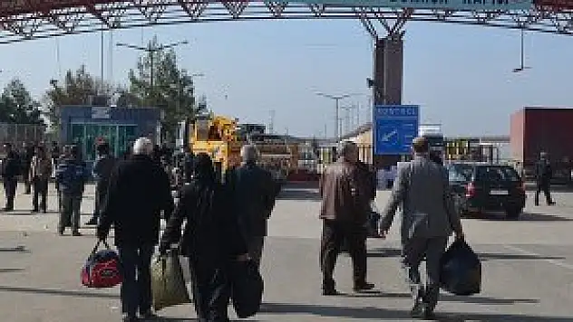 IŞİD Azez'den çekildi, Suriyeliler dönüyor