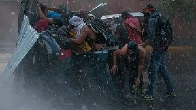 Venezuela'da can kayıpları artıyor