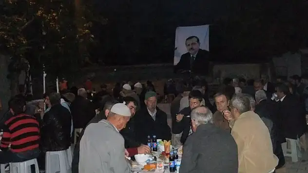Seydişehir belediyesi iftar programları yenice mahallesi ile devam ediyor