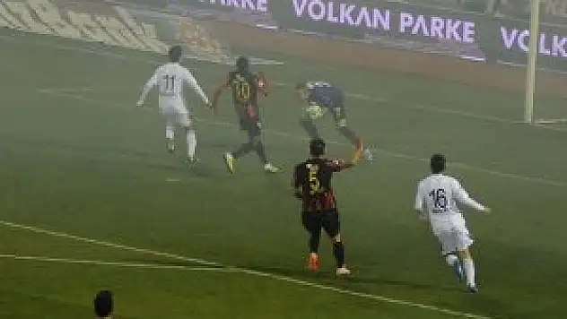 Es-Es sahasında mağlubiyeti unuttu