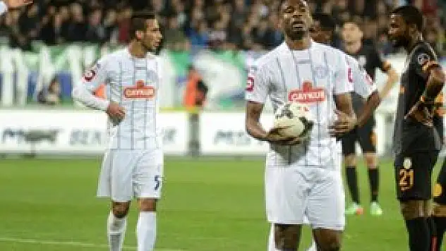 Kweuke Uğur Tütüneker'i dinlemedi!