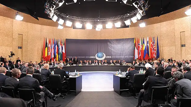 NATO'dan ültimatom, 'Rusya askerlerini geri çekmeli'