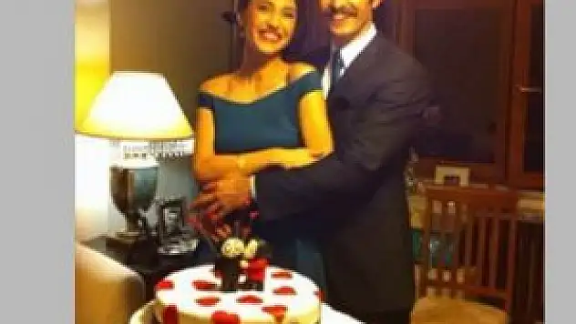 Ünlü oyuncu nişanlandı