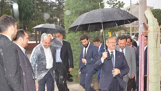Ahmet Sorgun 'Yağmur Çamur farketmez Çumra seni terketmez'