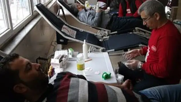 Karapınar'da kan bağışı kampanyasına büyük ilgi