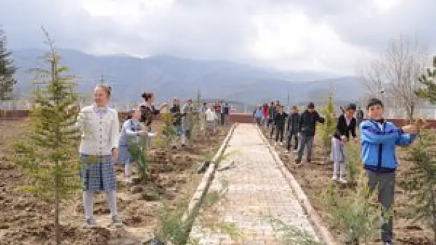 YBO'da ''Her öğrenci bir fidan'' etkinliği