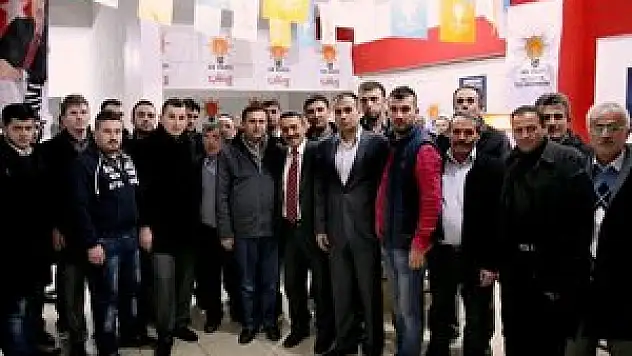 Seydişehir AK Gençlik: 'Başbakanımızı yüreğimizden asla sökemezsiniz!'