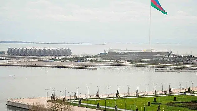 Azerbaycan medyasında 'paralel yapı' tartışmaları