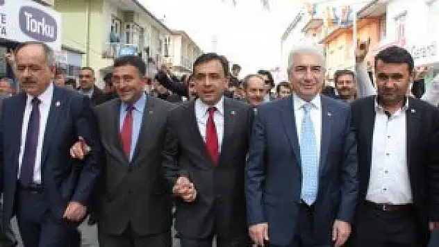 MHP Büyükşehir Başkan adayı Altunel köy ve beldelerdeydi