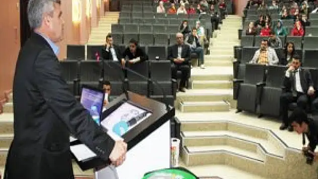 Gönüllü polisten uyuşturucu konferansı