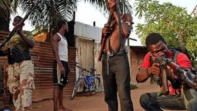 Anti-balaka grubu üyelerinin aileleri Adalet Sarayı'nı bastı