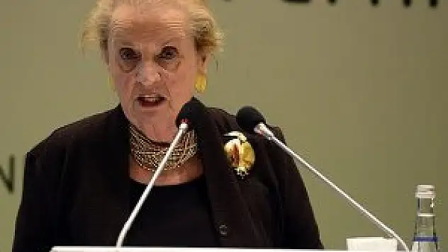 Suriyeli mültecilerle ilgili harekete geçmeliyiz