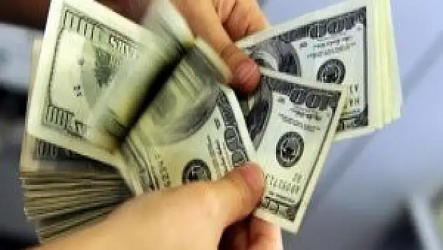 Dolar güne 2,2050 liradan başladı