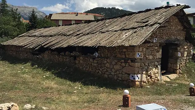 Derebucak'ta tarihi han restore ediliyor