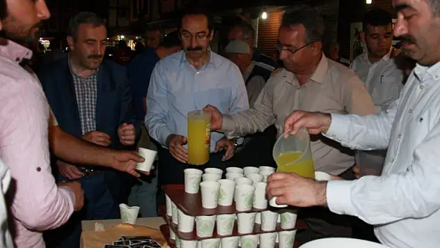 Karatay geleneksel kadir gecesi ikramını gerçekleştirdi