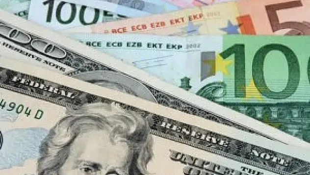 Dolar/TL, parite desteği ile geriliyor