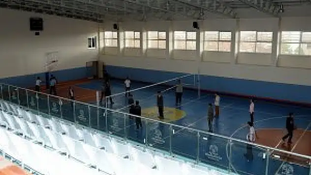 10 Okula Spor Salonu Yapıldı