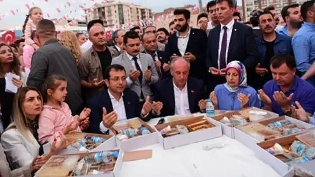 Ateist olduğunu söyleyen CHP'li Canan, iftar sofrasında!