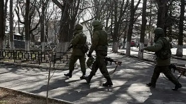 Kırım'da AP çalışanlarının ekipmanına el koydular