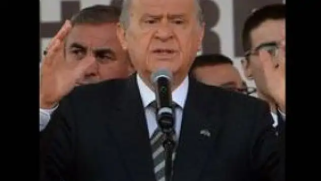 Devlet Bahçeli'den Deniz Baykal gafı