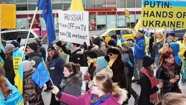 Putin'e Kanada'da protesto