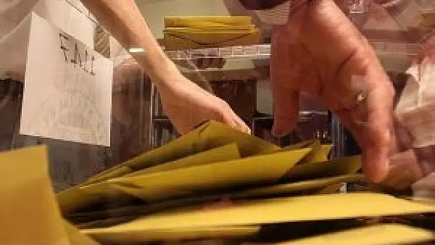 Yargıtay gelmeyenlerin yerine oy kullananları cezalandırdı