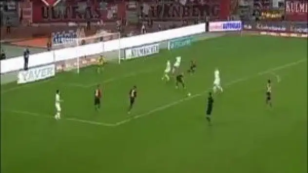 Hakemi uyardı penaltıyı atmadı