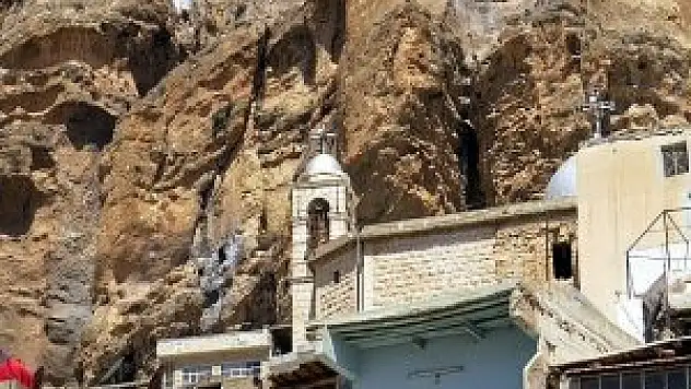 Şam'da kaçırılan rahibeler serbest bırakıldı