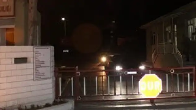 'Gizli bilgi ve belge bulundurma' davası ertelendi