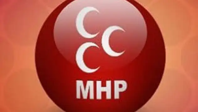 Bağımsız aday MHP lehine çekildi