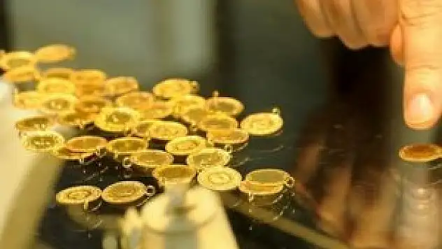 Çeyrek altının fiyatı 2 lira birden yükseldi