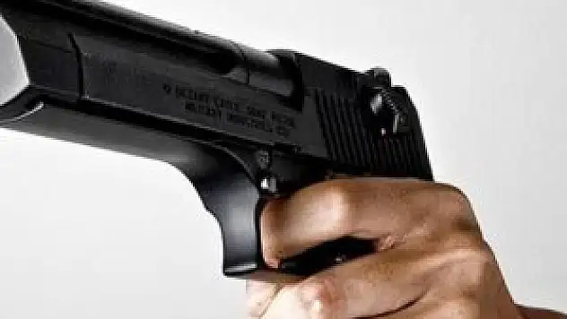 Eşinin yeğenini vurdu