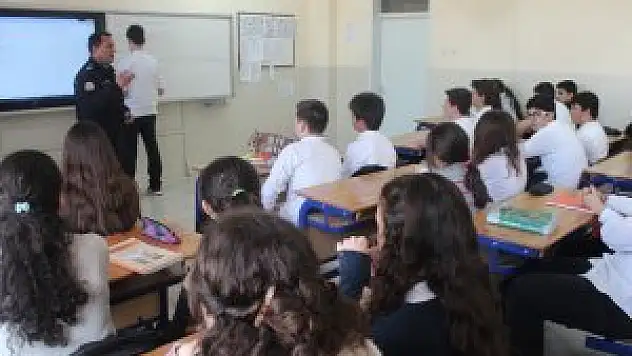 Beyşehir'de çocuklara 'trafik dedektifi' eğitimi