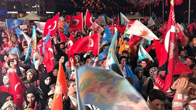 MHP'de kutlamalar başladı