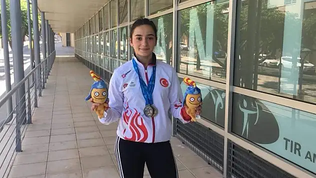 Nuray'dan büyük başarı!