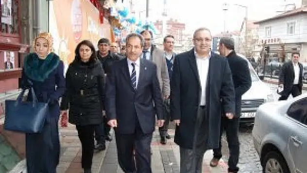 AK Parti Akşehir adayı Akkaya esnafı ziyaret etti