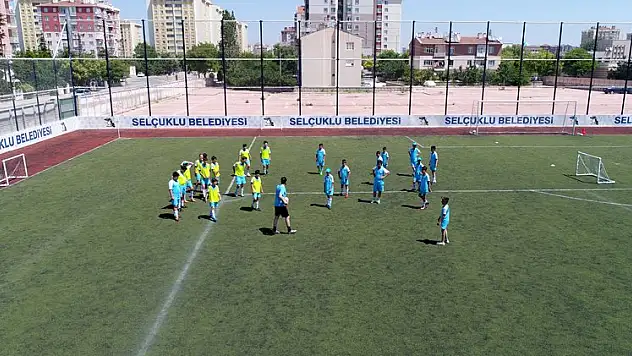 Selçuklu'dan 62 suni çim saha!