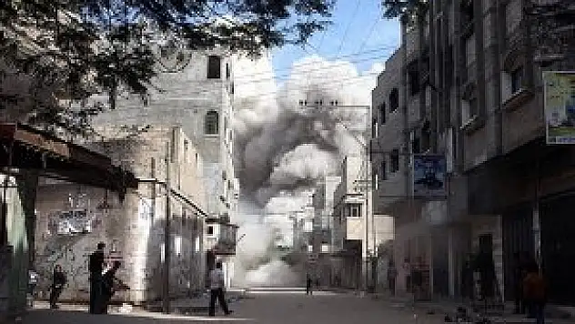 İsrail Gazze'ye yine saldırdı