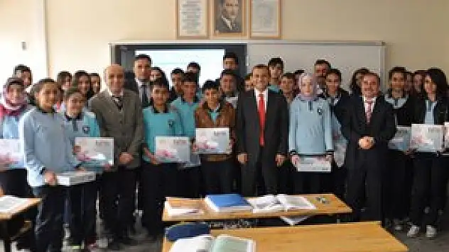 Seydişehir'de tablet bilgisayarlar dağıtıldı