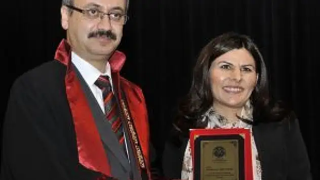 SÜ Tıp Fakültesinin ev sahipliğinde cübbe giyme töreni