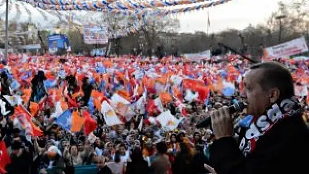 Kendilerinden olmayanları dinleyecek kadar hainler