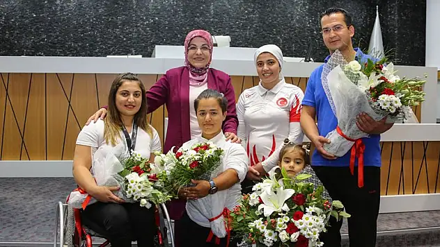 Şampiyonlar mecliste!