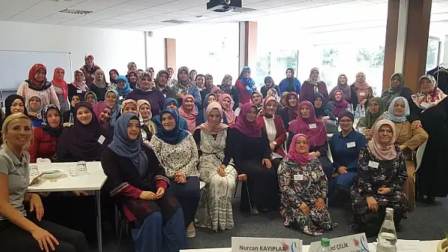 DİTİB kadın kolları hizmetiçi eğitim seminerinde bir araya geldi