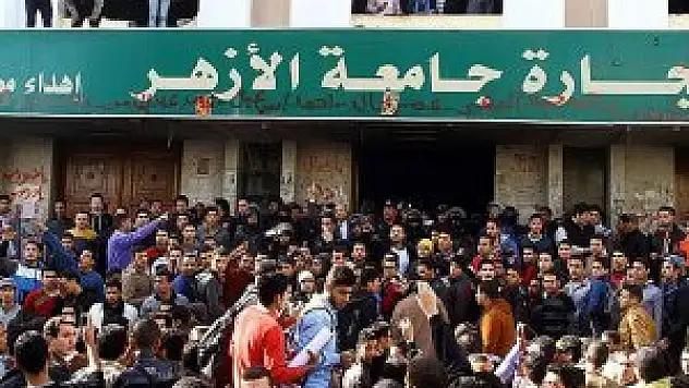 El-Ezher'de siyaset ve gösteri yasağı