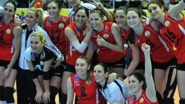 Vakıfbank 2014 CEV Bayanlar Denizbank Şampiyonlar Ligi'nde finale yükseldi