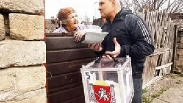 Evlere servis demokrasi