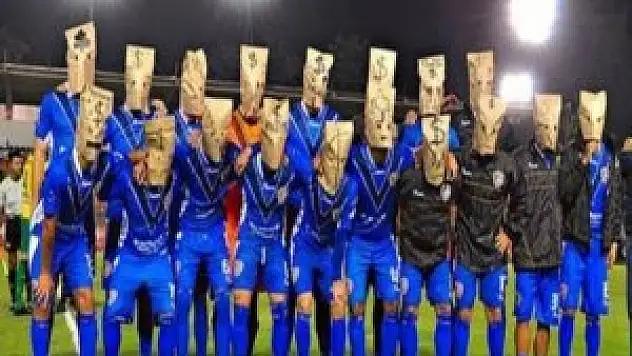 Eşi benzeri görülmemiş protesto!